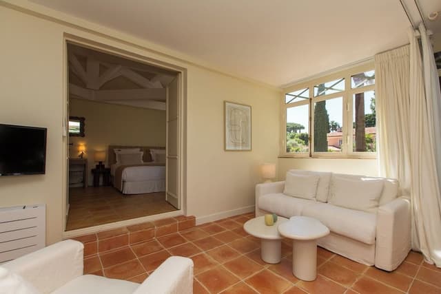 Junior Suite, 1 Queen Bed with Sofa bed