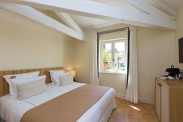 Junior Suite, 1 Queen Bed with Sofa bed