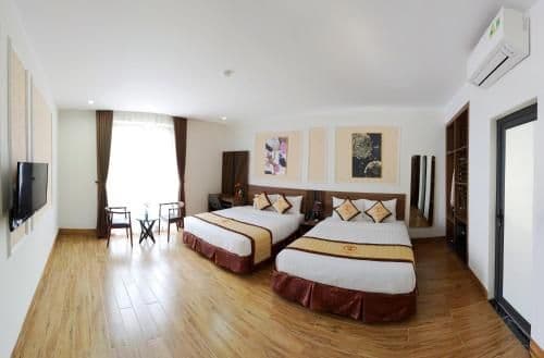 Deluxe Family Room