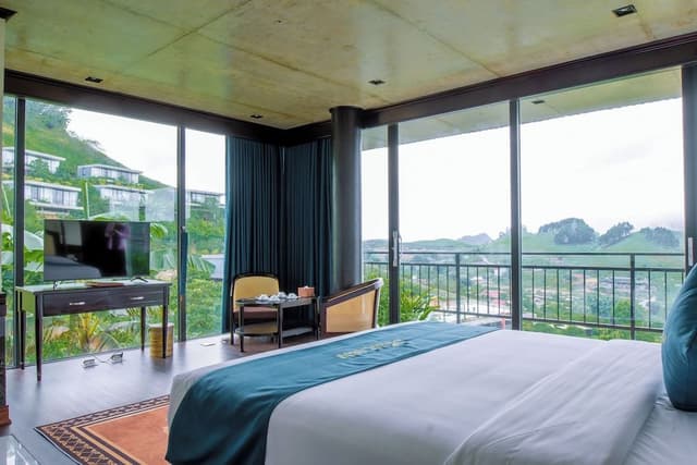 Bungalow, Balcony