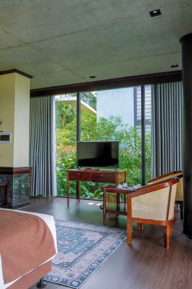 Bungalow, Balcony