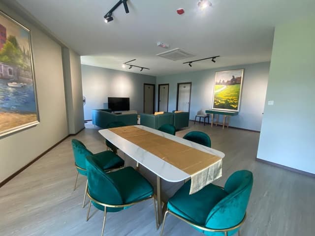 Queen Room A