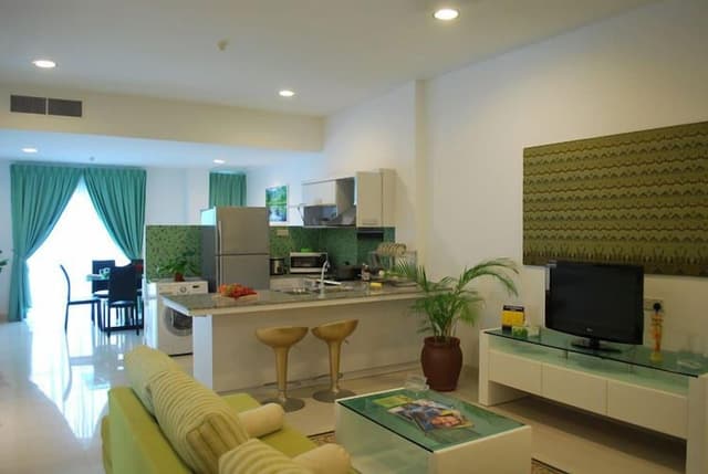 2 Bedroom Apartment - 1 King & 2 Single Beds
