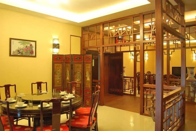 4 Bedroom Apartment - 2 King, 1 Queen, 1 Single