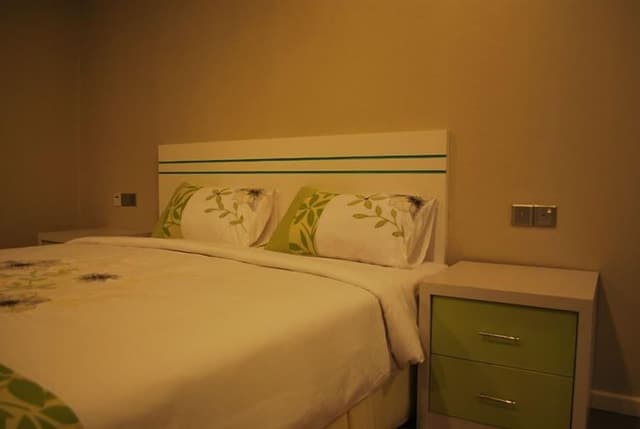 4 Bedroom Apartment - 2 King, 1 Queen, 1 Single