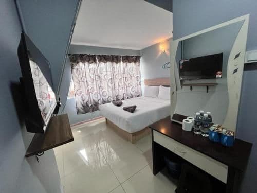 Deluxe Queen Room