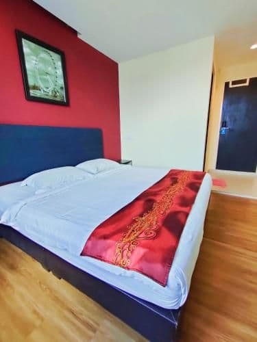 Queen Bed