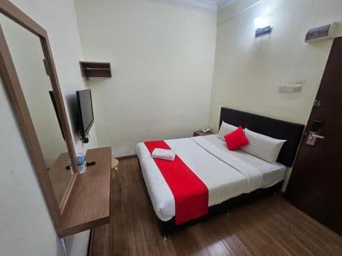 Standard Queen Room