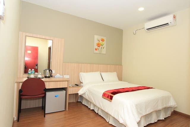 Deluxe Room, 1 Queen Bed