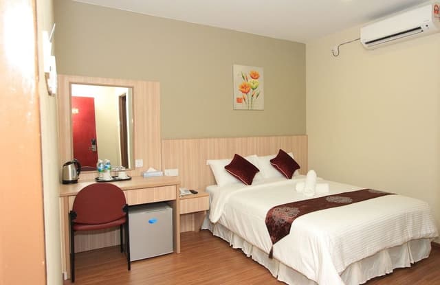 Standard Double Room, 1 Queen Bed, No Windows