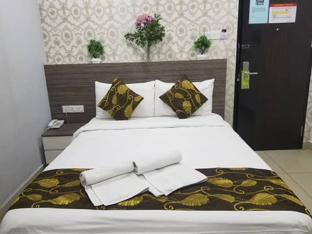 Deluxe Double Room, 1 Queen Bed, No Windows