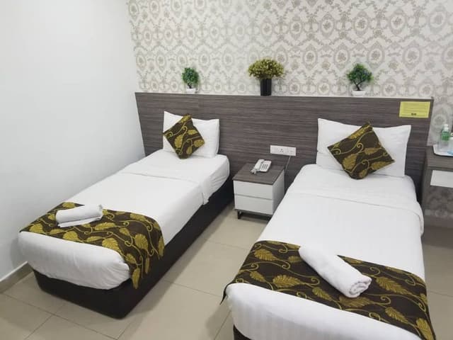 Twin Room, 2 Twin Beds, No Windows