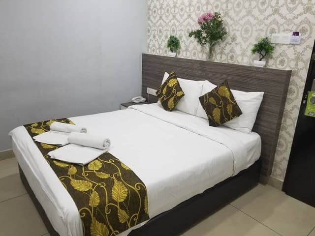 Deluxe Double Room, 1 Queen Bed, No Windows