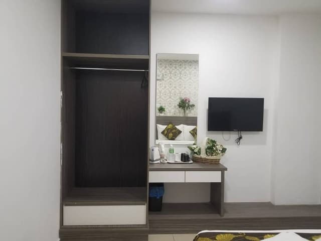 Deluxe Double Room, 1 Queen Bed, No Windows