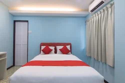Deluxe Queen Room