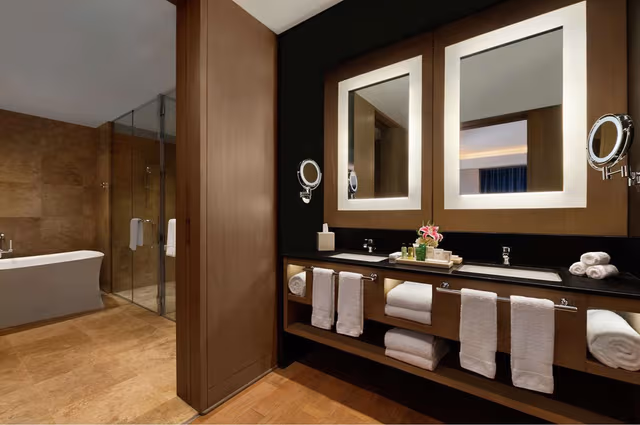 1 KING BED PRESIDENTIAL SUITE