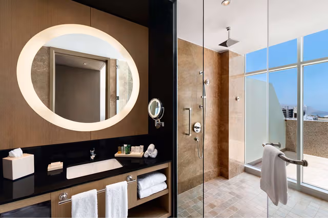 1 KING EXECUTIVE BALCONY