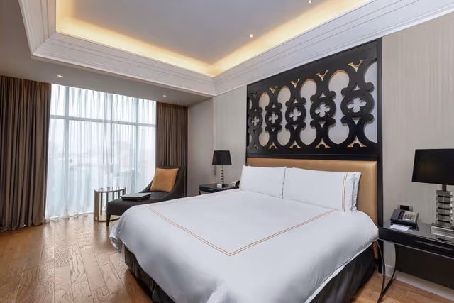 1 KING 1 BEDROOM EXECUTIVE FLOOR SUITE