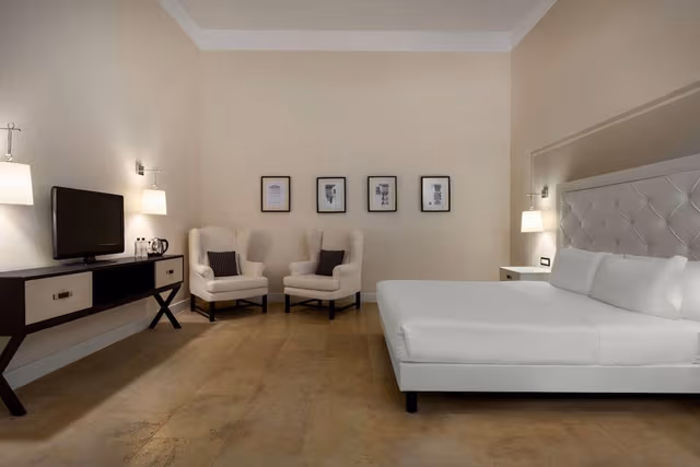 Junior Suite, 1 Queen Bed with Sofa bed