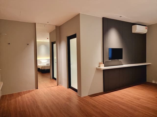 Deluxe Twin Room, City View