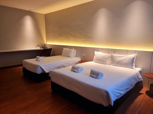 Deluxe Triple Room, City View