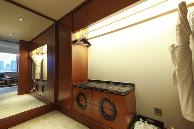 Business Suite, 1 King Bed
