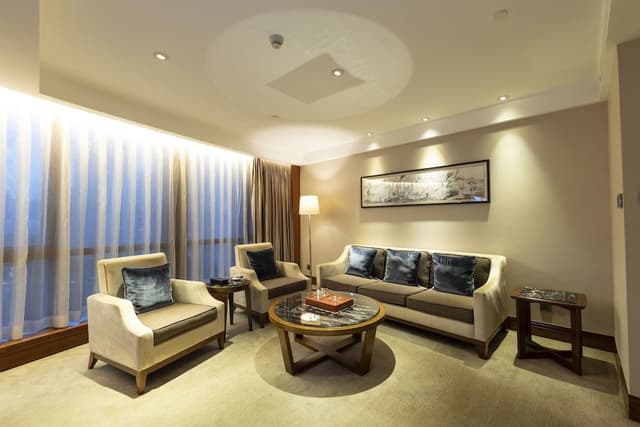 Business Suite, 1 King Bed