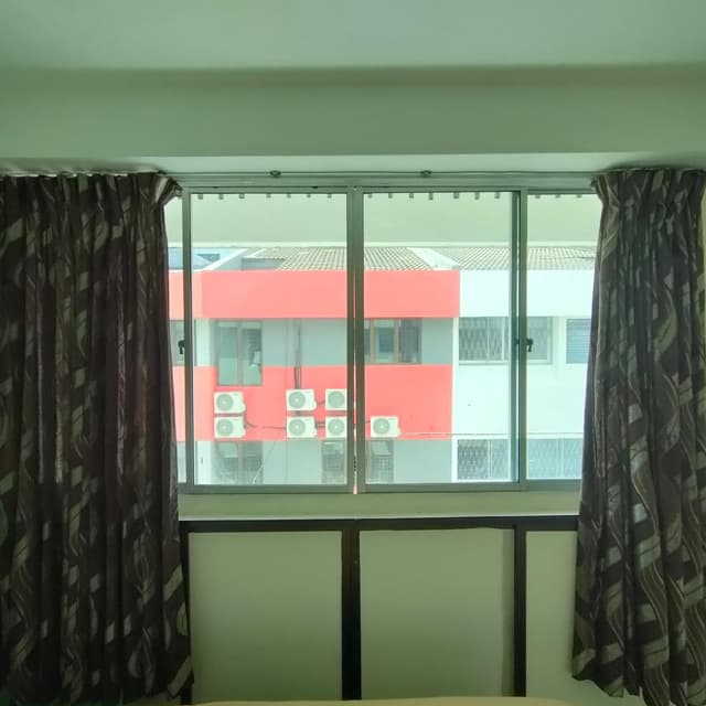 Standard Family Room With Window