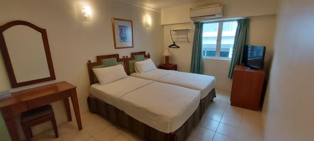 Twin Bed Room