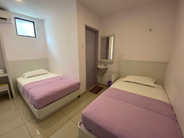 Standard Twin Room