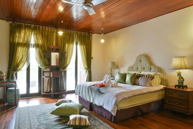 The Grand Harbour Suite