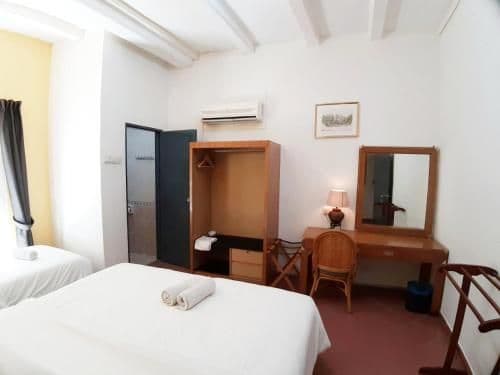 Triple Room