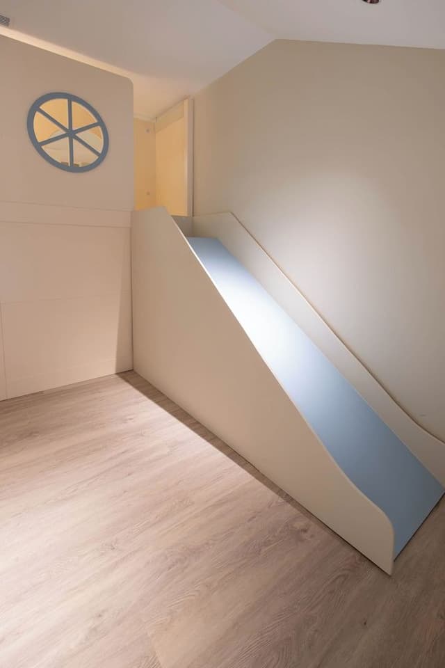 Loft Suite Slide