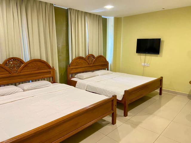 Suite Family Room