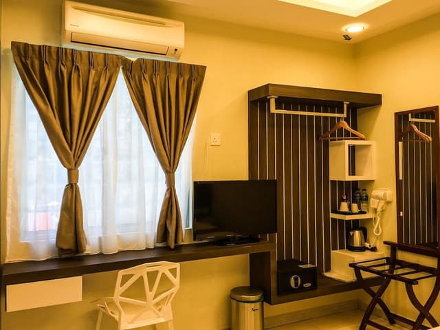 Deluxe King Room