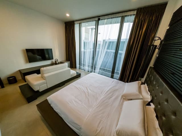Suite (Opal)