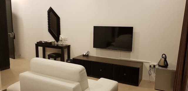 Suite (Opal)