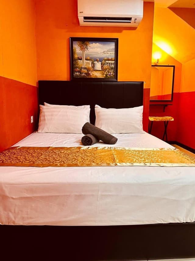 Queen Room