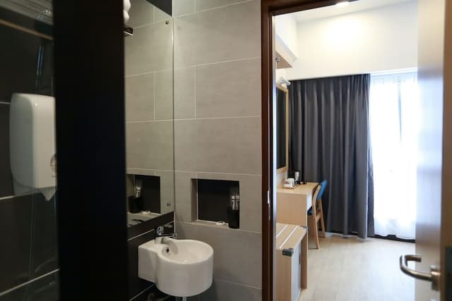 Standard Twin Room, 2 Twin Beds, Accessible, Refrigerator