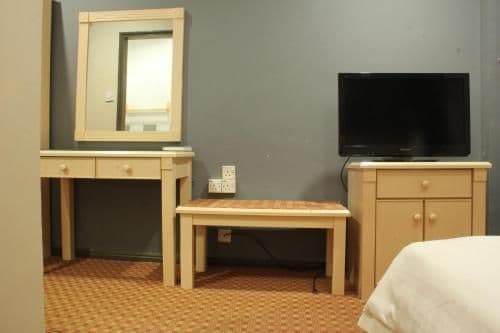 Deluxe Queen Bed
