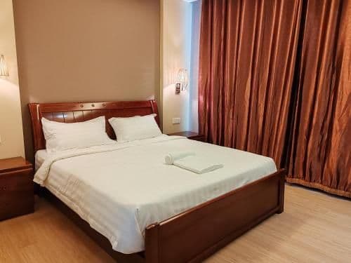 Standard Queen Room
