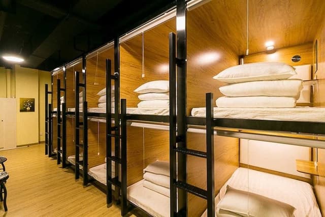 Shared Dormitory, Men only