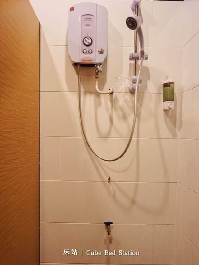 Shared Dormitory, Men only