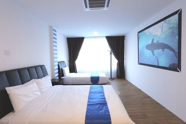 Suite, 4 Bedrooms (Ocean Theme)