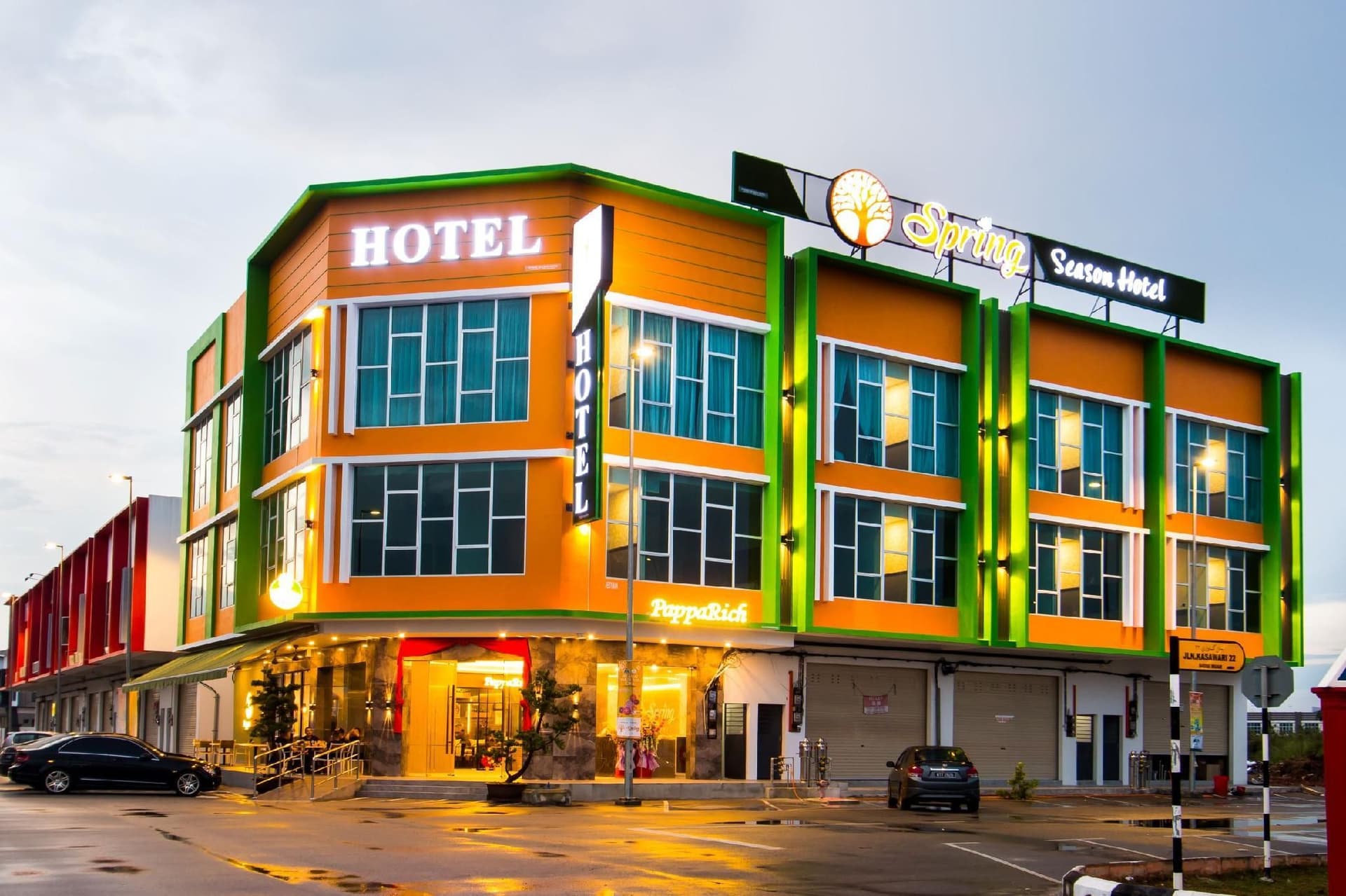 โรงแรมสปริง ซีซั่น