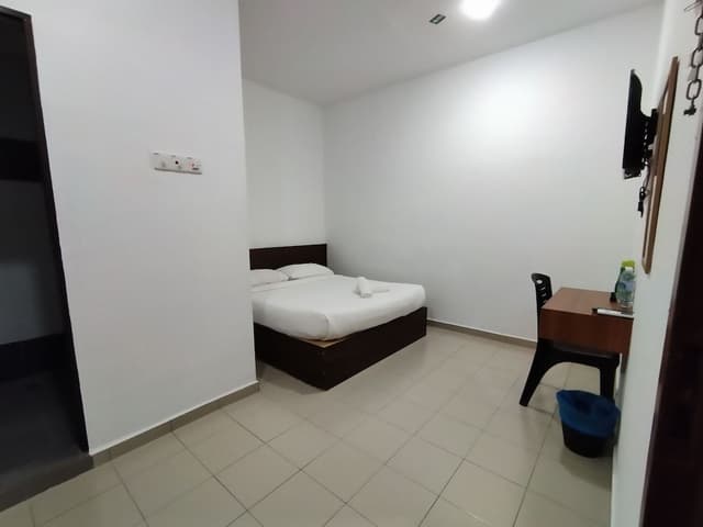 Standard Room, 1 Queen Bed