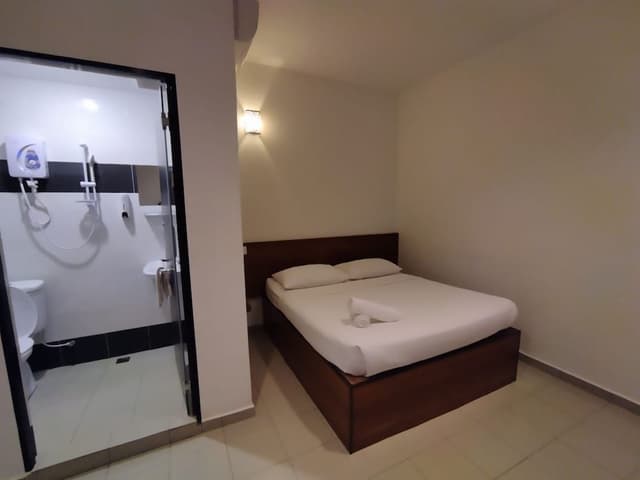 Standard Room, 1 Queen Bed