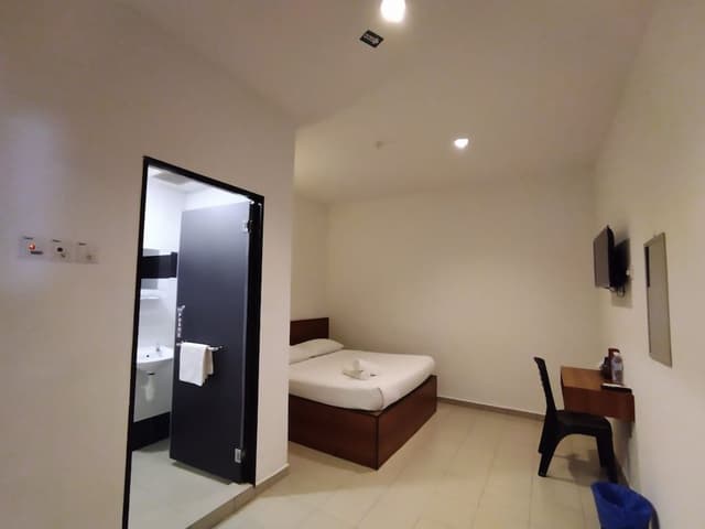 Standard Room, 1 Queen Bed