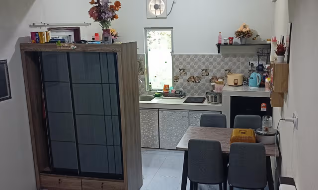 Studio With Kitchenette