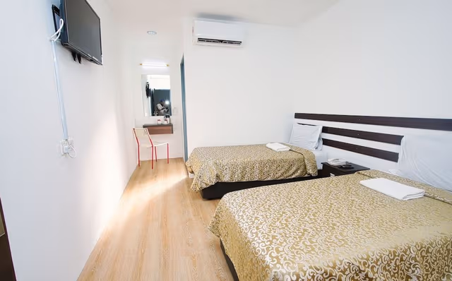 Standard Twin - 02 Single Beds